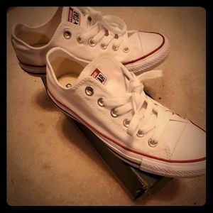 7.5 white converse